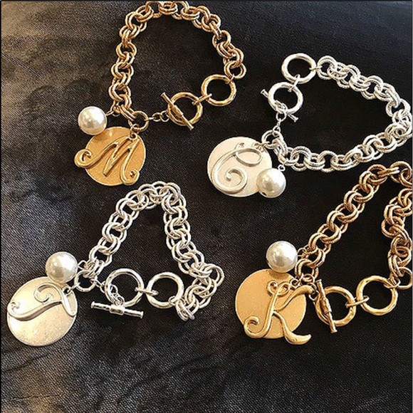 Initial Monogram Linked Chain Toggle Bracelet,NWT - Picture 5 of 7